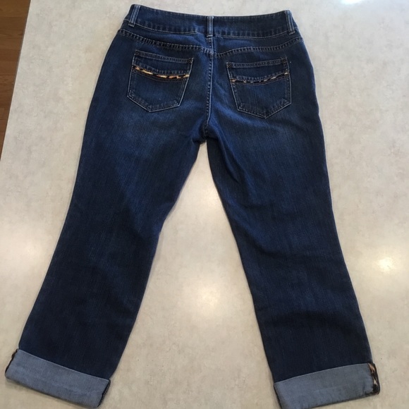 CHICO’S ULTIMATE FIT PLATINUM DENIM CROP JEANS - Picture 2 of 7